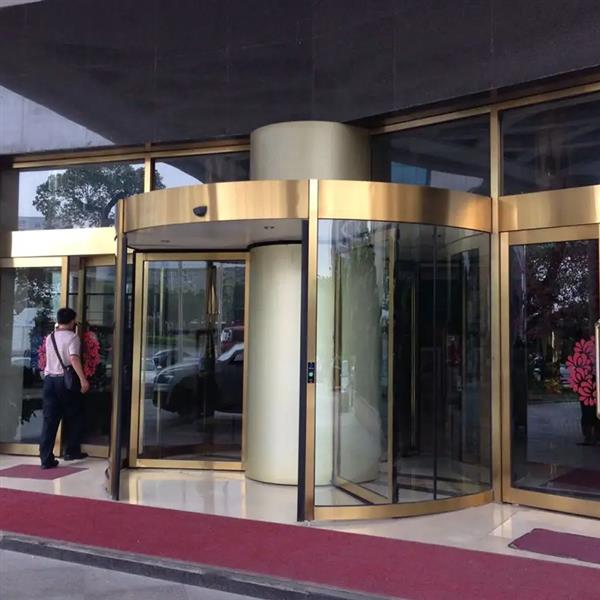 酒店旋转门